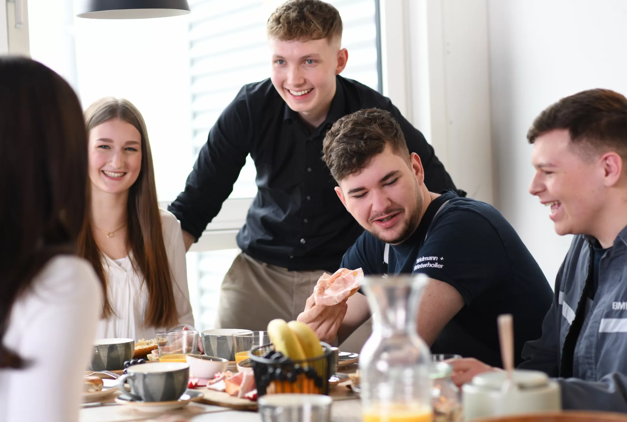 Jobs bei Widmann + Winterholler: Mit 350 Kolleginnen und Kollegen an sieben Standorten von München bis Füssen wuppen wir unser BMW- und Mini-Autohaus.